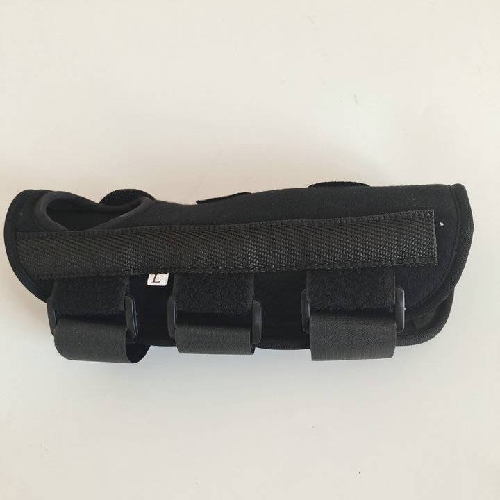 Fracture wrist fixing with wrist joint wrist protection wrist and ruler scratching bone bone fissure postprocessing gear, wrist -care -ventilated splint