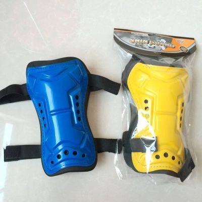 Football leg guard board primary school student ultra -light sports gear protection calf plug board fans supplies adults abducting strap foot board
