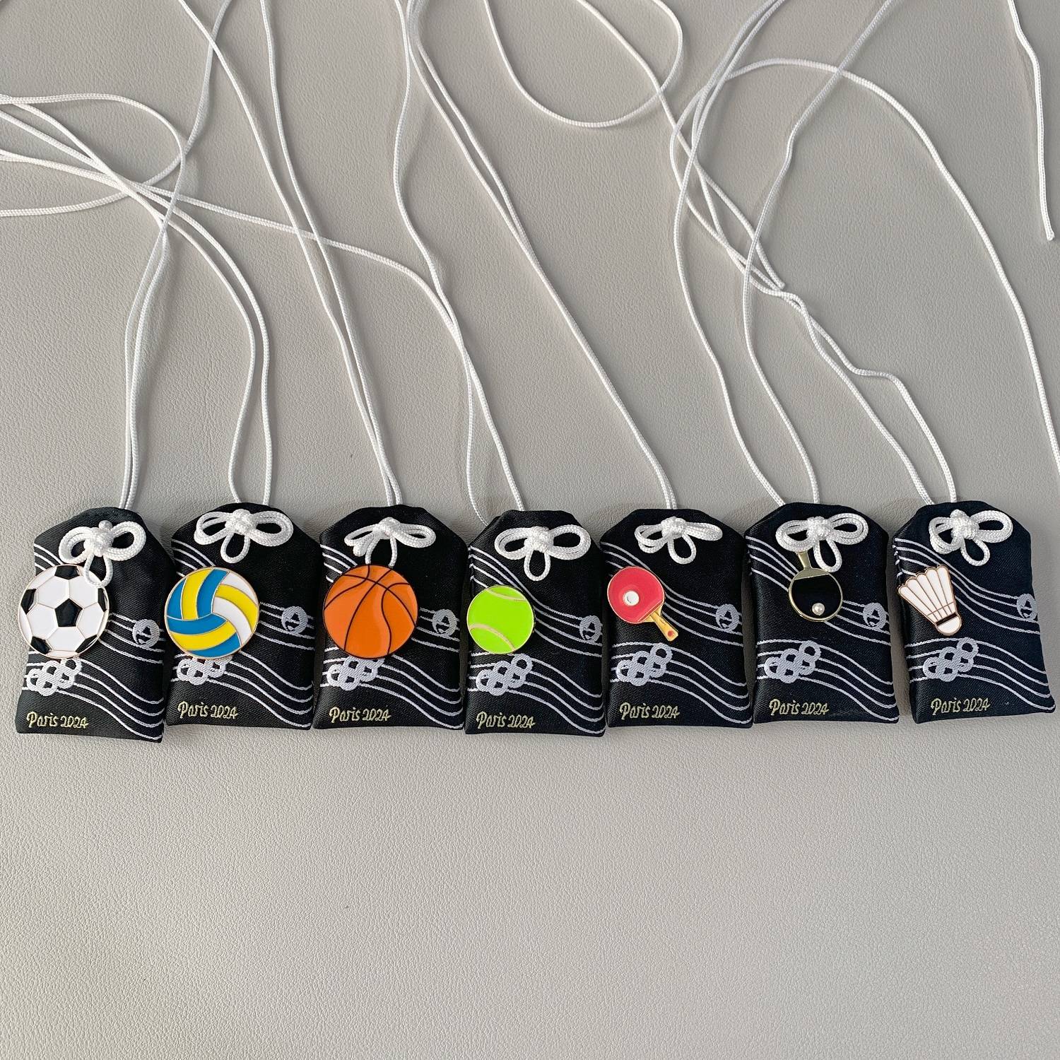 Badminton table tennis volleyball football basketball high -end balls Yushou blessing bag Ping An prayer authentic fragrance type