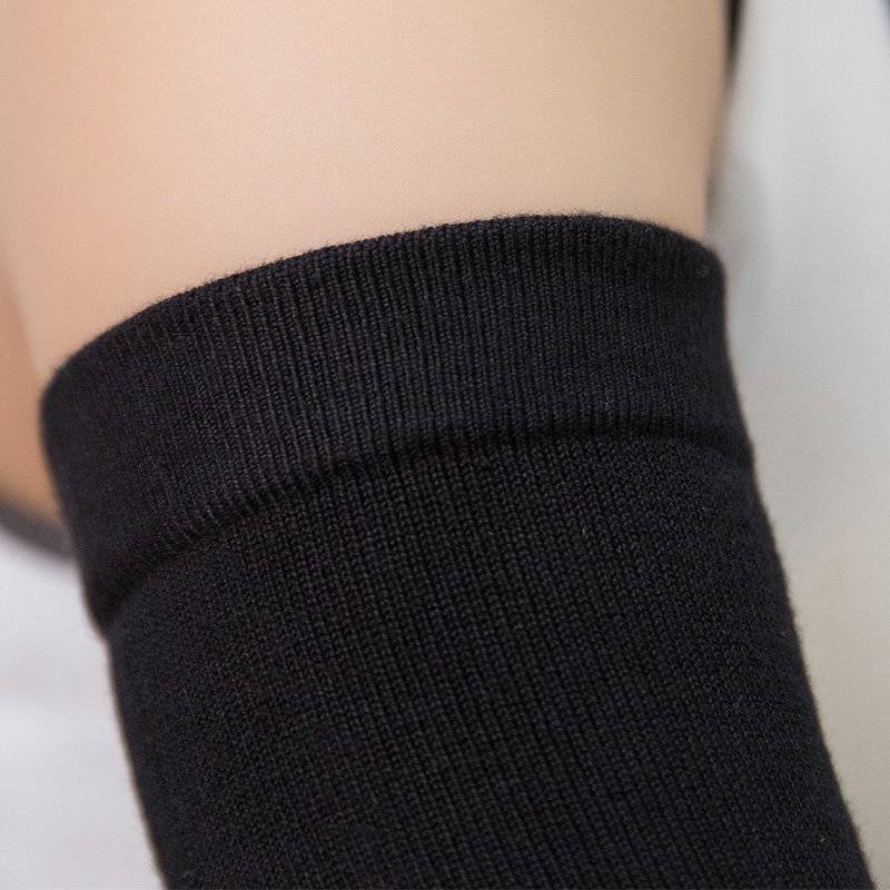 Sports elbows are thicker and longer in the autumn and winter, arm joints are warm and wrist-protected