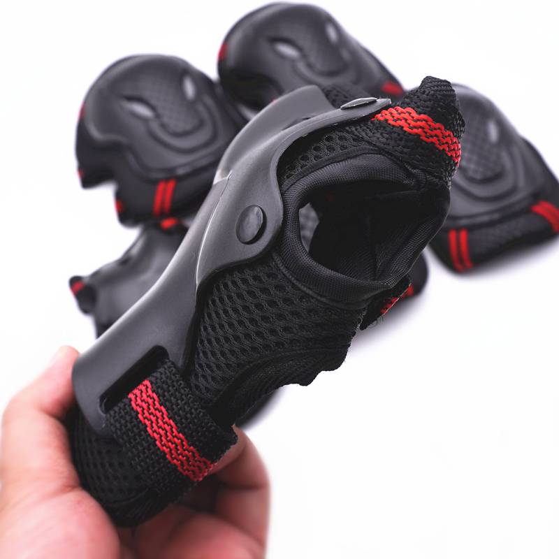 Sports protective protective wrist, male girl, adult skateboarding skateboarding ice skates, wheel skate gloves
