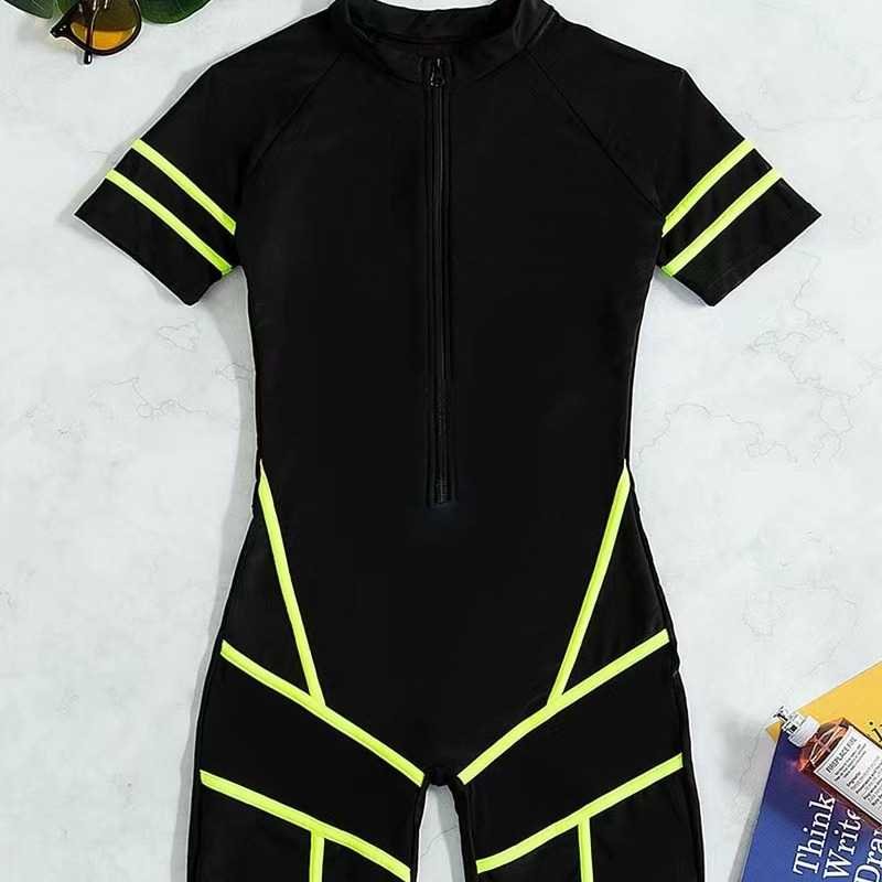 The sarcasm and tan, long-sleeved, U.S. and U.S. foreign trade surfer, bikini
