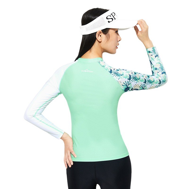 A new bathing suit for a woman with a long-sleeved, dry-swam suit and a skinny sports suit