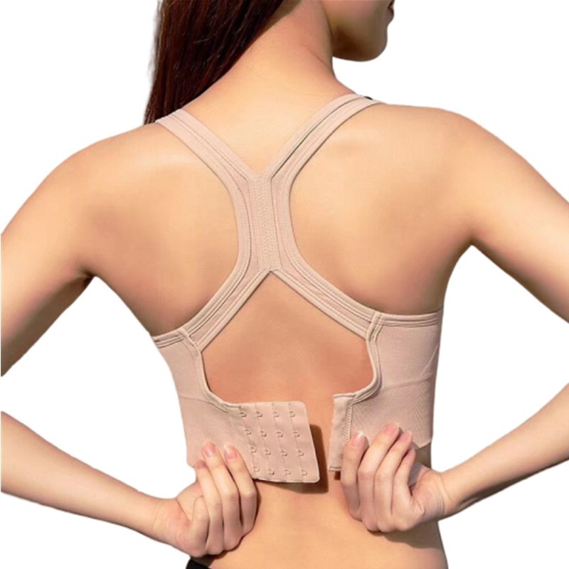 Bikini's chest is steel-free, so we can get together with a single swimsuit with a bra on it