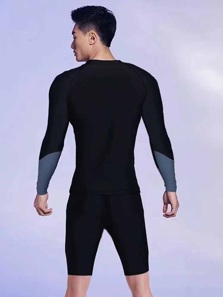 Couples with long-sleeve swimsuits, dry-packed jellyfish, sunscreen surfing, long-sleeved, large-scale drifting swimsuits
