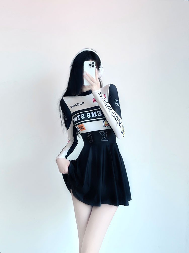 a ystudio swimsuit for women with conservative long-sleeve sunproof sports students