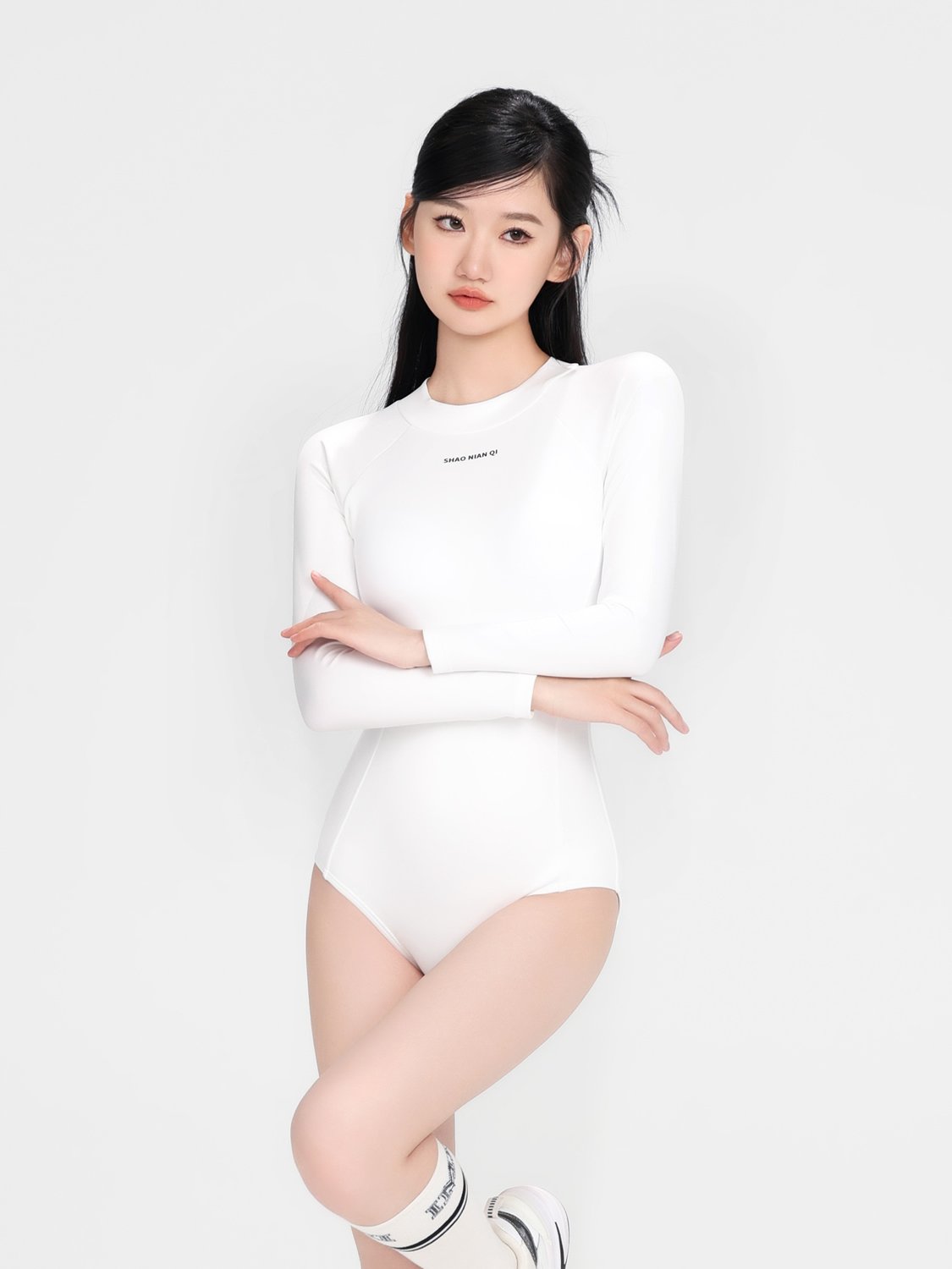 The senior bathing suit for the Junior Qi movement is a 2023 new cosmopolitan long-sleeved surfing suit
