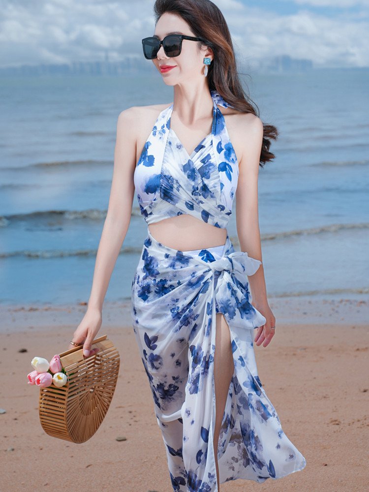 A BIKINI BIKINI SET OF THREE NEW EURO-AMERICAN BATHING SUITS