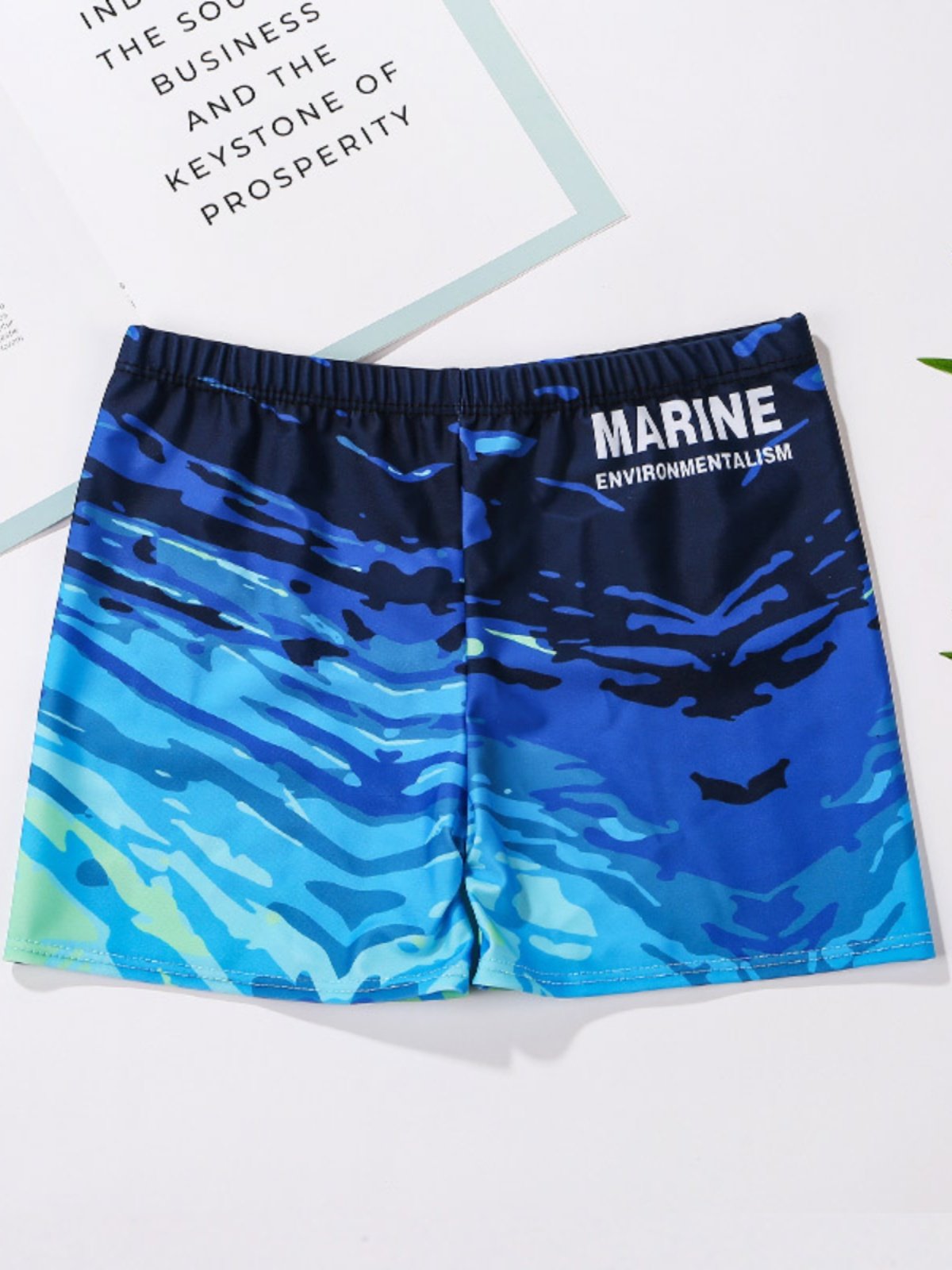 Young boys, 11-year-olds, 15-year-olds, 18-year-olds, fat babies, beach pants, swimming training pants