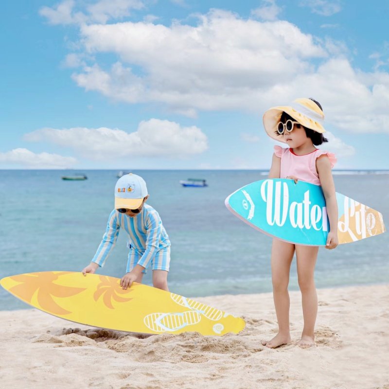 The Internet Redview card takes pictures of summer beach board decorations and child model photography is customised