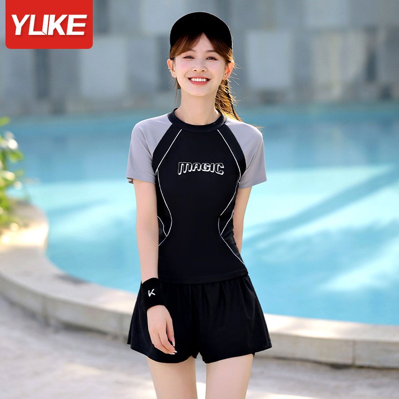 The bathing suit is a 2024 new, conservative surfing-by-sea chubby girl with a thin-skinned bathing suit