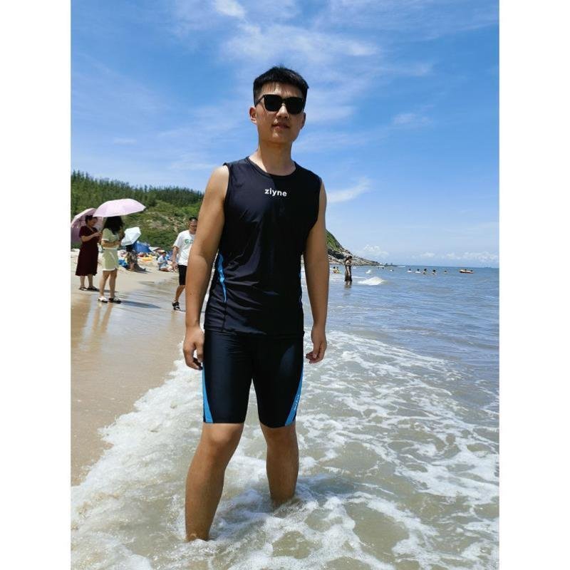 The men's swimsuits are softly and fastly dry and squirm in the springs, swimming and running
