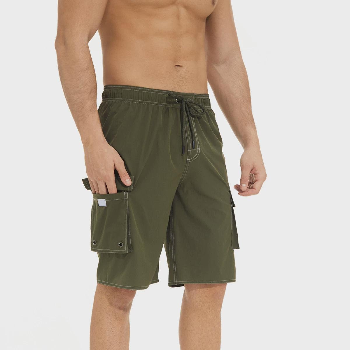 Summer men jogging on the side of a man with a full-coloured kneecap and a nice, comfortable shorts