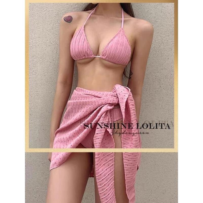 The same milk, three pairs of bikini hot and pure, with a little chest with a hot seaside swimsuit
