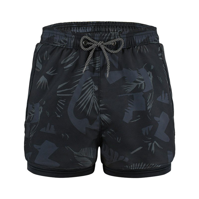 3 sets of boys' hot springs against awkward sandals and tweeds