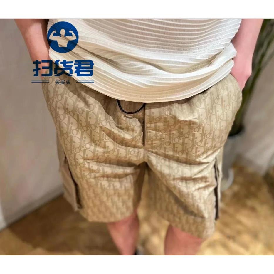 The new man in spring and summer is full of old and loose sandal pants