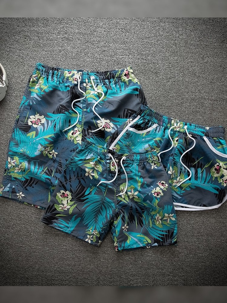 Mother and son dry shorts, five-minute bathing pants on the beach