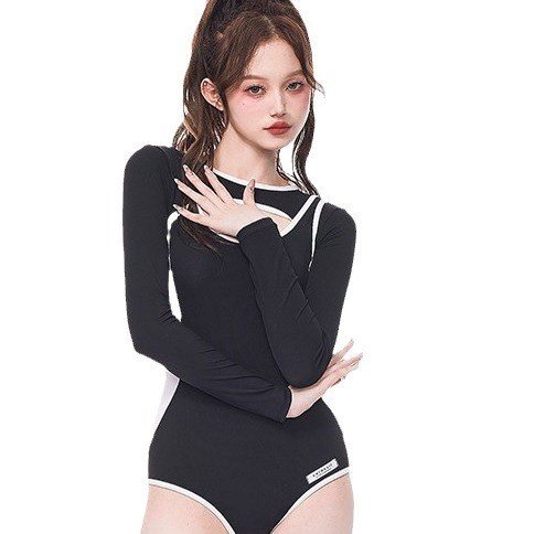 hot chicks with long, thin-skinned, sunproof swimsuits