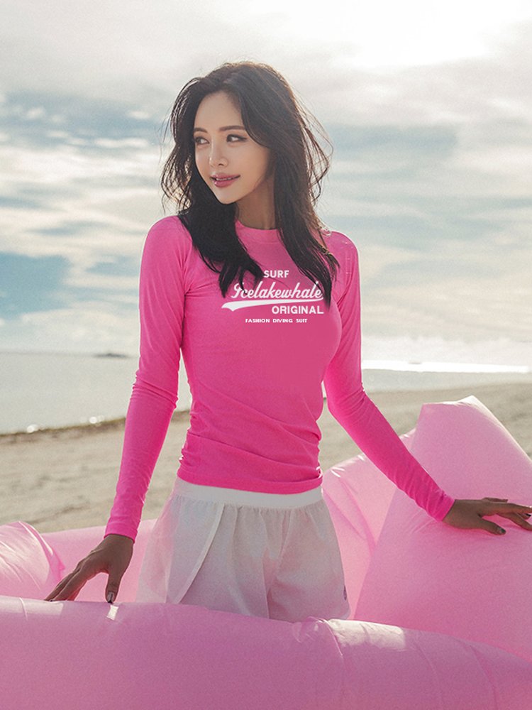 Long-sleeved bathing suit for the summer sunbreaker