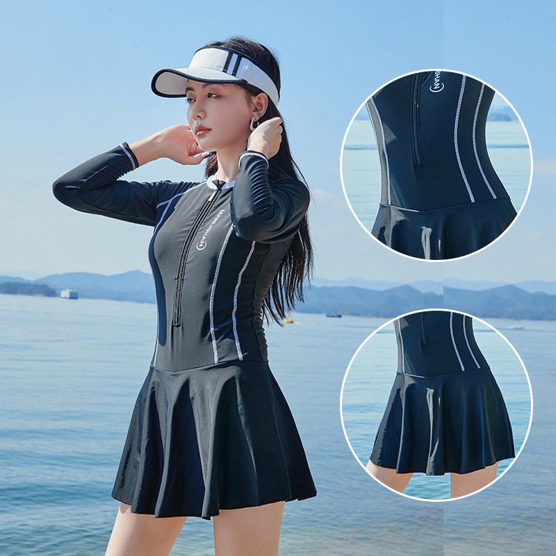 The ladies' swimsuits, long-sleeved, tweed-up, conservative, chubby girls, skinny surfer swimsuits