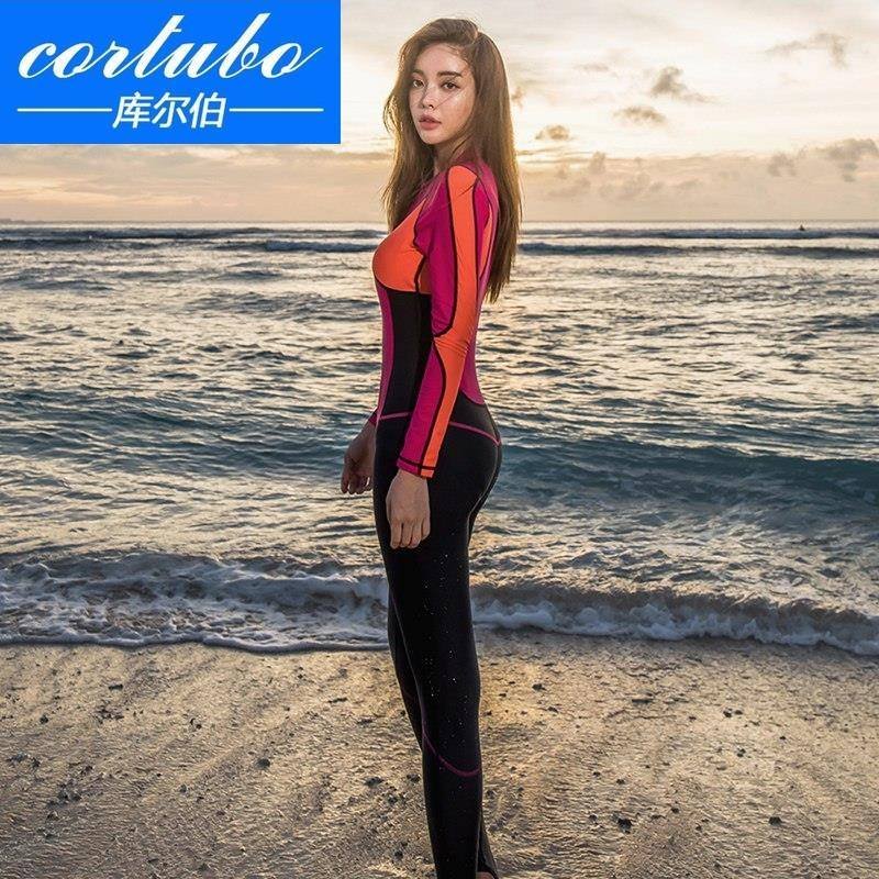Korean Beach Surfing and Swimming Women's Fashion Movement and Recreational Long-Sleeve Script Submersible Specialty