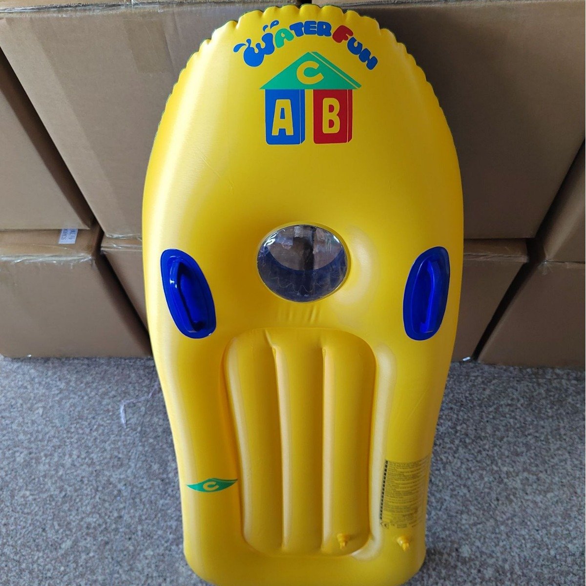 The children's surfboard play-to-dos ride to study swimming leaves floats to inflate and increase pool floats