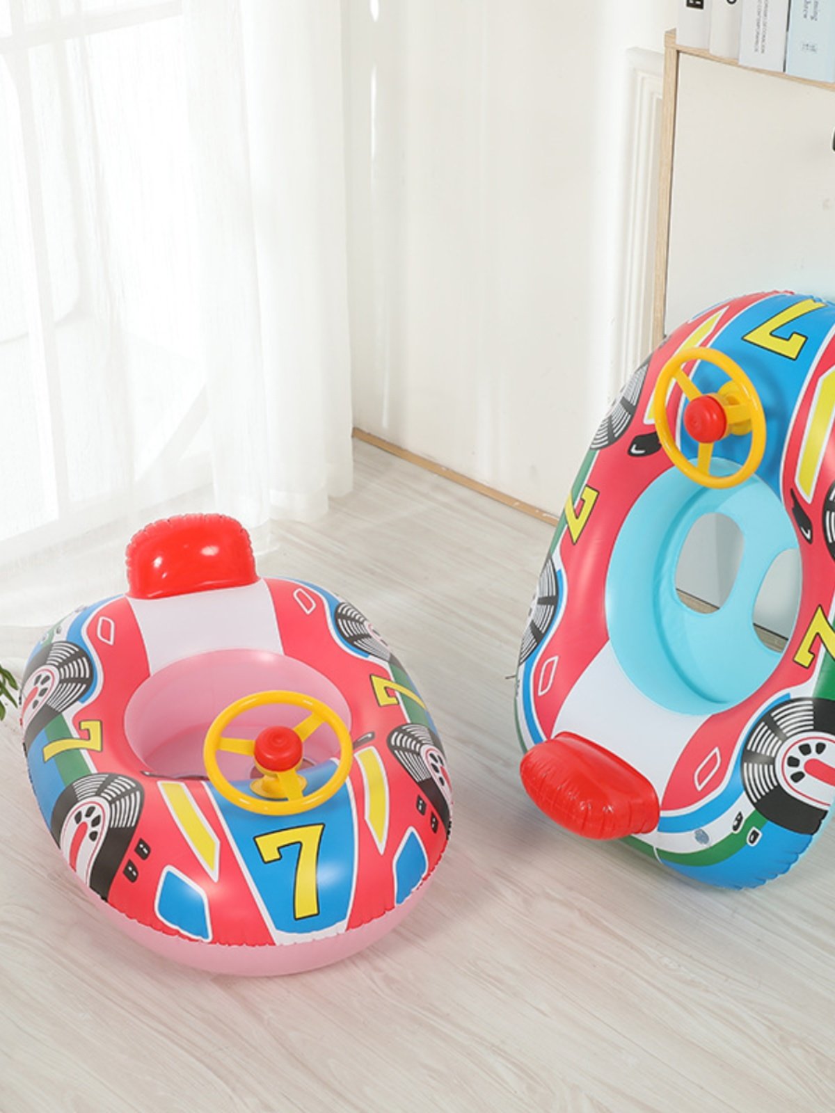 Cartoon laps, inflating boys and girls, with a thick scaffolding of the scrambling vest