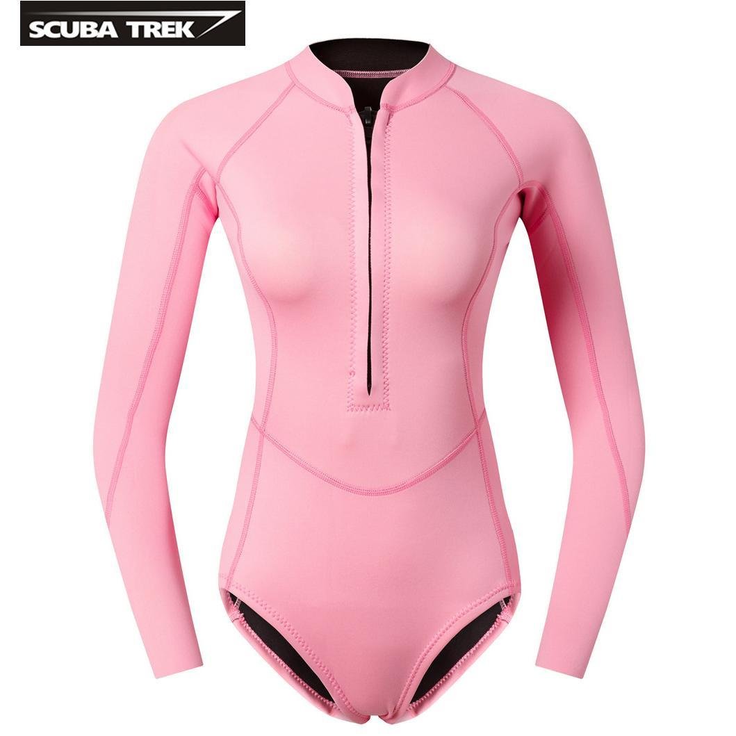 a 2mm-gauge wet suit for a woman with a long sleeve full of sunscreen swimsuits and long pants surfing and wearing jellyfish