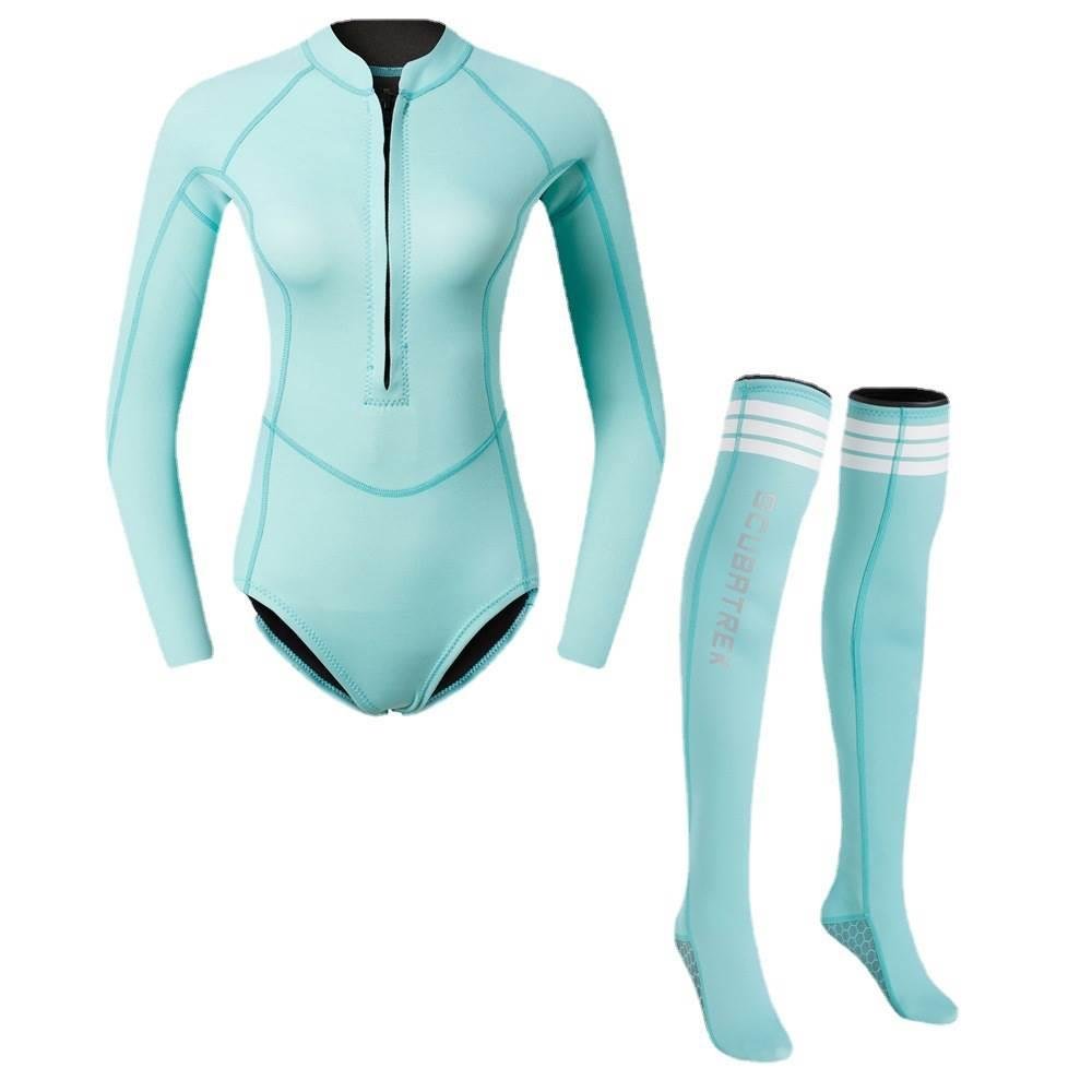 a 2mm-gauge wet suit for a woman with a long sleeve full of sunscreen swimsuits and long pants surfing and wearing jellyfish