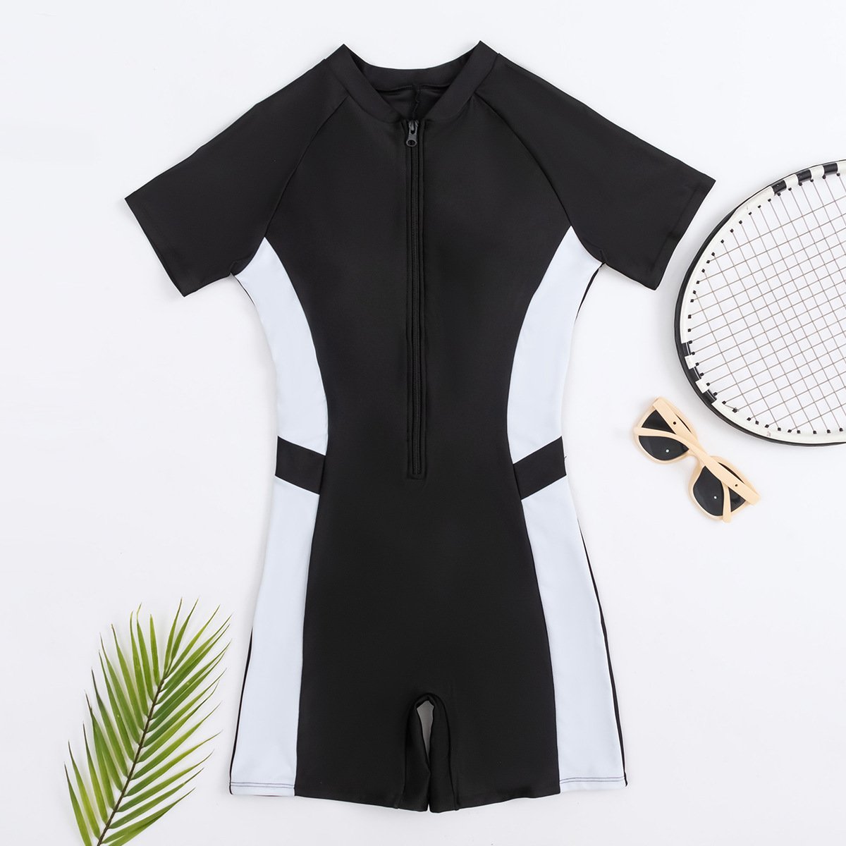 A new Amazon swimsuit, high-bullet protection, a salad-chained swimsuit, Ms. Oumi, half-sleeve surf