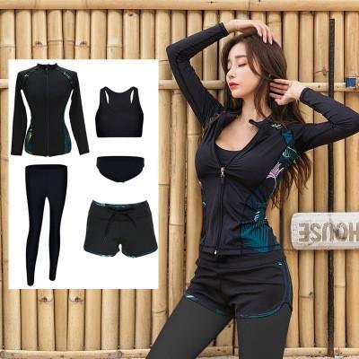 It's for new couples. Long-sleeved, long-sleeved, surfing suit with sun-proof zipper swimsuits