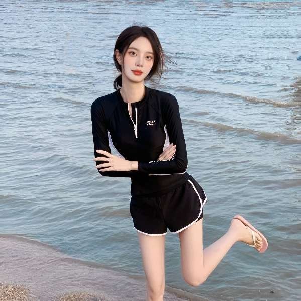 The swimsuit girl's new 2024 Conservative Long-Steal Spectrum Swimsuit is on vacation to cover her stomach with thin swimsuits