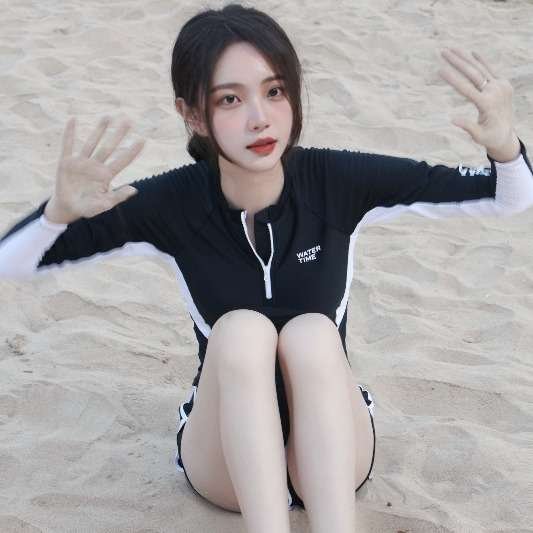 The swimsuit girl's new 2024 Conservative Long-Steal Spectrum Swimsuit is on vacation to cover her stomach with thin swimsuits
