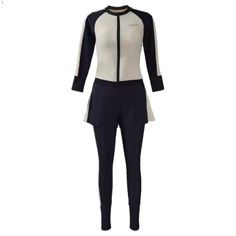 The scrawny, scrawny, long-sleeved-sleeve-skinned swimsuit suit