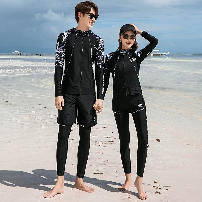 The Korean couple's female scuba suit, the jellyfish man, has a long-scrambled, surf-scrambling, long-sleeved swimsuit