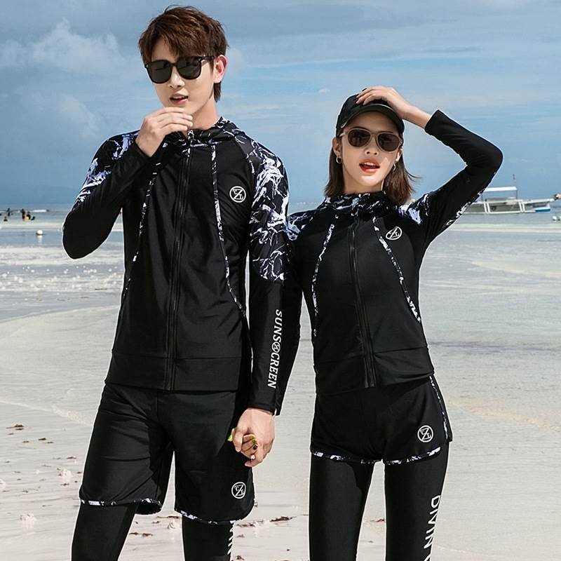 The Korean couple's female scuba suit, the jellyfish man, has a long-scrambled, surf-scrambling, long-sleeved swimsuit