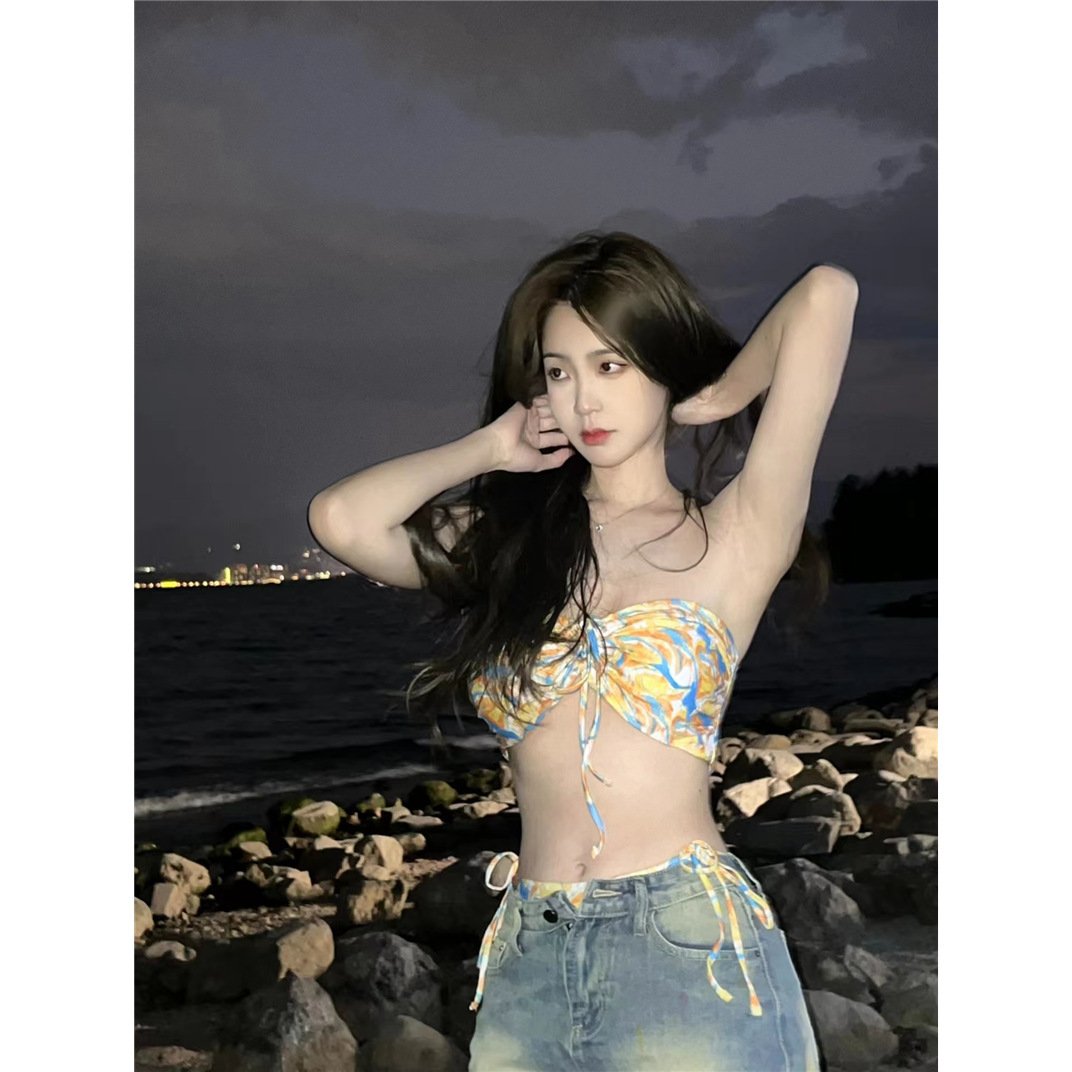 pink orange plaster with a bikini with a three-point bikini swimsuit girl, sanya