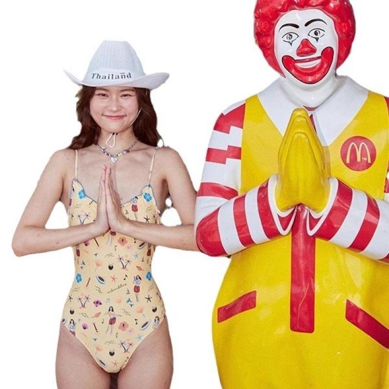 a three-point bikini swimsuit girl, sanya