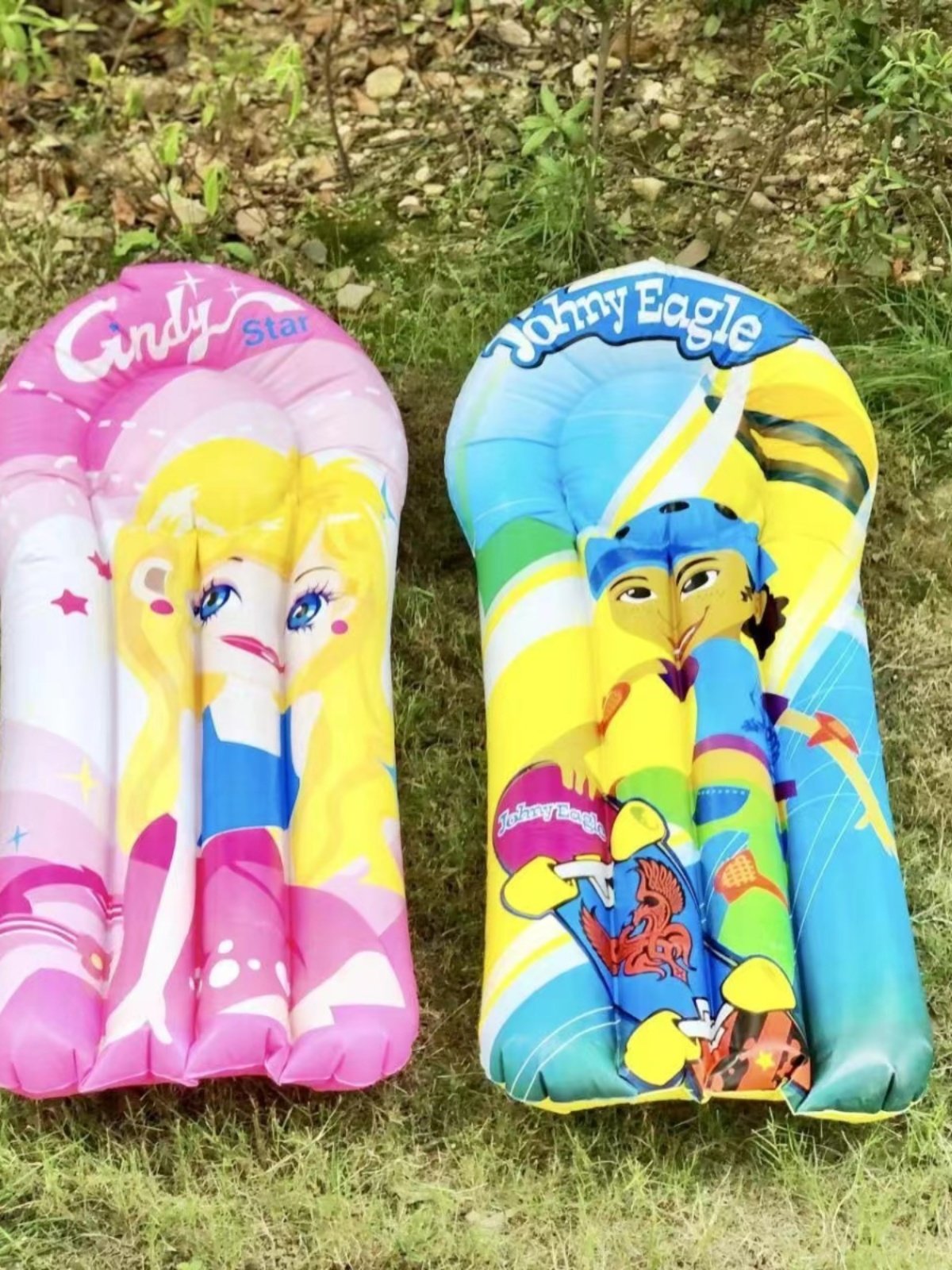 FOREIGN TRADE CHILDREN INFLATING FLOATING SURFBOARDS FLOATING IN THE SWIMMING POOL ON BOARD KTT279