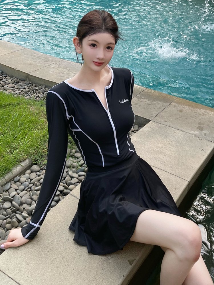 A new 2024 summer-coloured tweeds, long-sleeved, sunproof, dry-swam diving suit