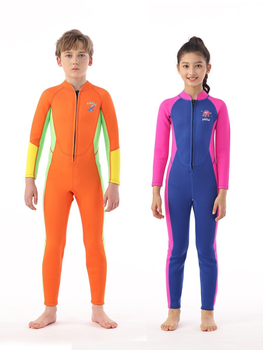 Children's bathing suit boys and girls trained to keep their bathing suits warm, long-sleeved, sun-shielded, surf-dive suit
