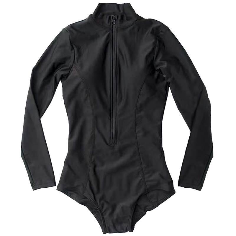 A new 2024, long-sleeved swimsuit for a swam hot spring to protect against the sun