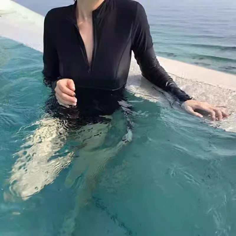 New scuba suit, long-sleeved long-sleeved shorts, dry-dry and thin-skinned surfing