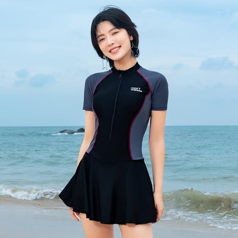 2023 new bathing suit, a flat-coded, short-skinned, short-skinned spa, vacation surf swimsuit