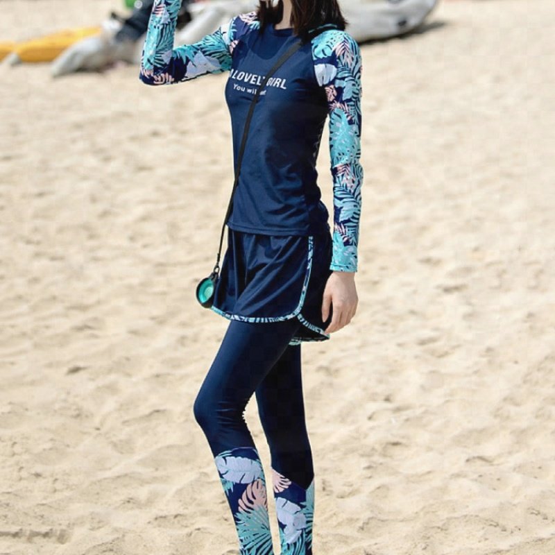 A new 2022 in the swimsuit for a long-sleeved, long-sleeved, long-sleeved, surfing suit for a spa swimsuit
