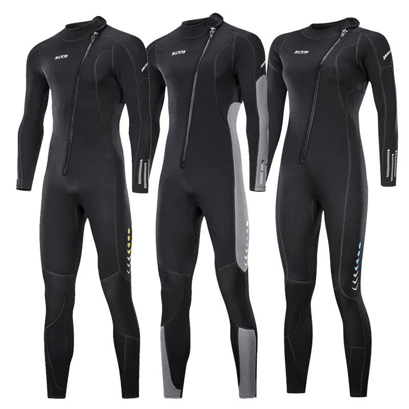 A tan-resistant wetsuit, a male jellyfish surfer, 1.5 mm divulge wet clothes to keep her winter bathing suit warm