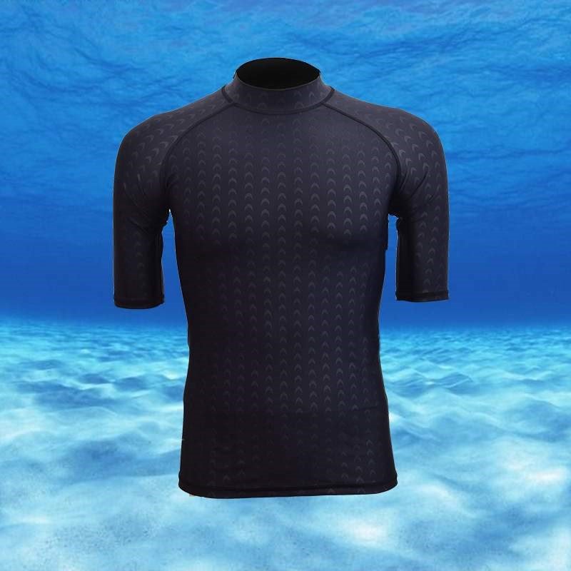 A man's bathing suit for water-spill drying of shark skin, half-sleeve of winter swimsuit, snorkel-swam-swam
