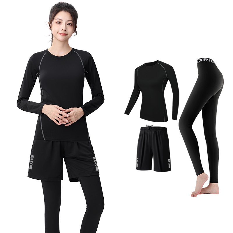 The bathing suit girl is a long-sleeved, sunscreen-proof swimsuit lady