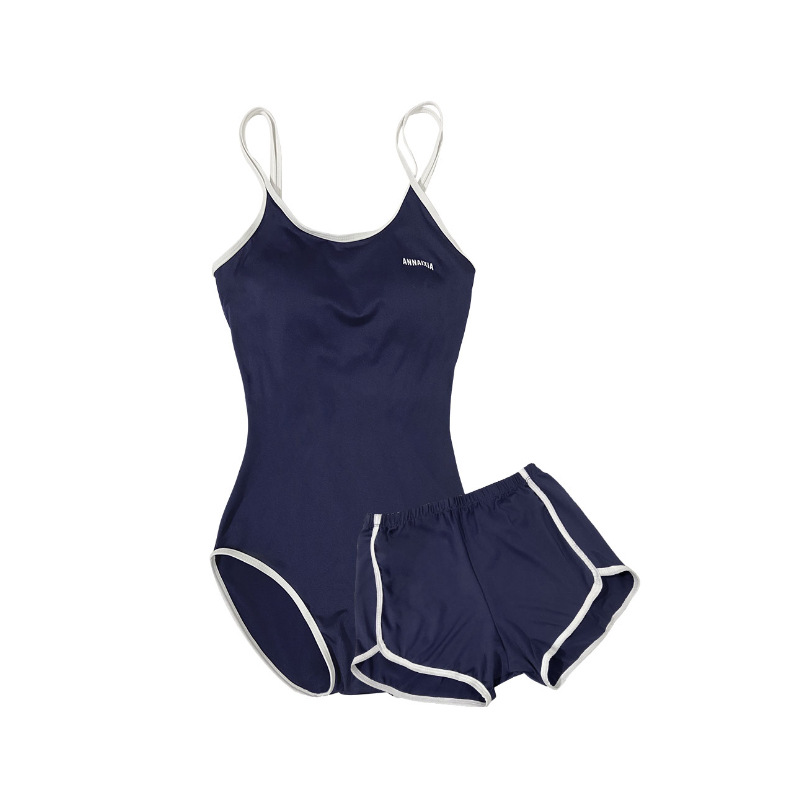 2024 New Days of the Magnetian Red School, two sweet hot spring swimsuits protected by the wind
