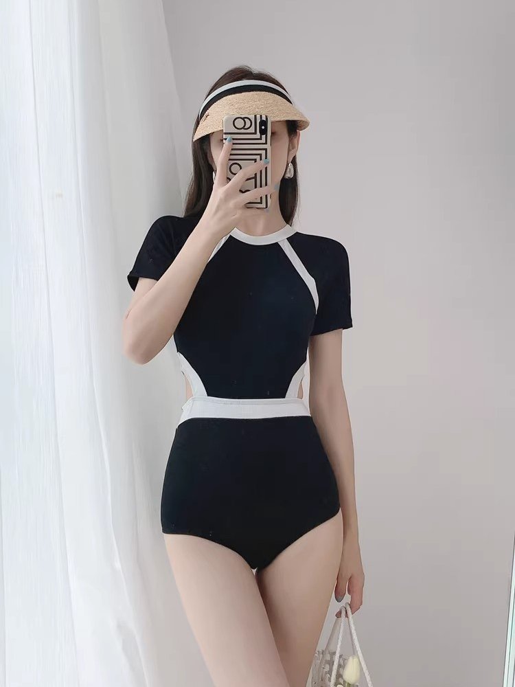 The new 2024 for the Swimming suit at the Swimming House